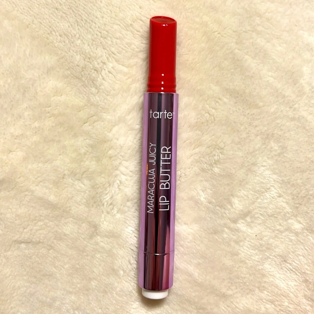 TARTE. Maracuja Jucy Lip Butter. Color Cherry. 2.7g/0.095oz 💄💋